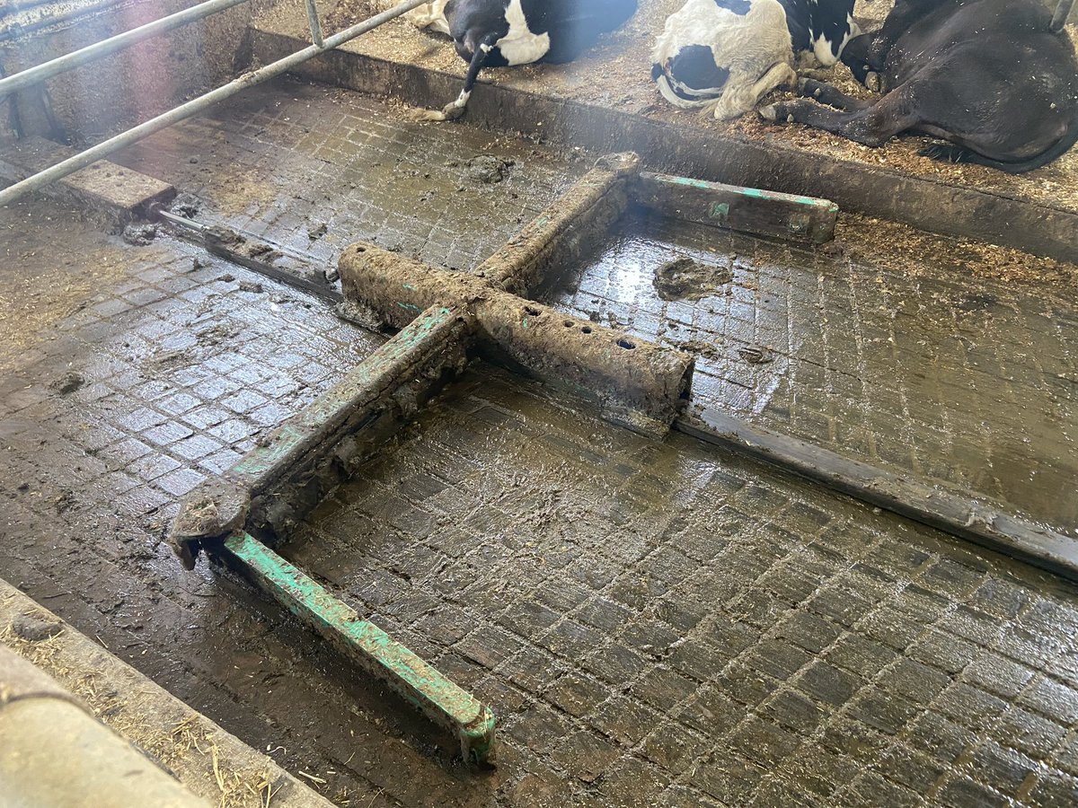 Ok twitter looking for new or used hydraulic scraper like this adding a unit and they are on back order until Jan!!  Let me know what you have   Retweets appreciated