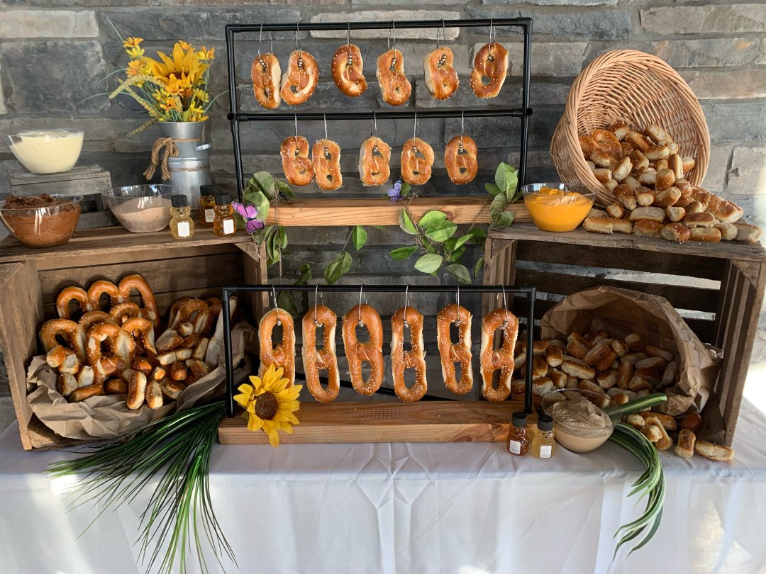 BrightSpotEllis's tweet photo. Are you obsessed with soft pretzels as much as we are? You'll love this addition to your next event! 😋

Call 484-909-3284 to book a party 
Breanna@highbroweventgroup.com

#catering #cateringservices #food #event #party #nationalpretzelday https://t.co/QHaKhHO1rE