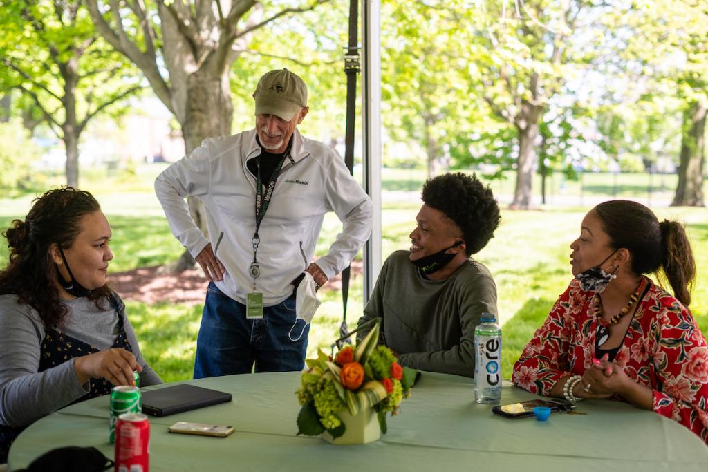 Scotts_MGro's tweet photo. Grit. 
Goals. 
Growth.
Graduation.

To our first graduating class in The Legacy Project, you did it! You're an inspiration to us and to the next class of students following in your footsteps. You've shown so much grit, and we can't wait to see what you do next. #GroMoreGood https://t.co/lJBFTUPUbg
