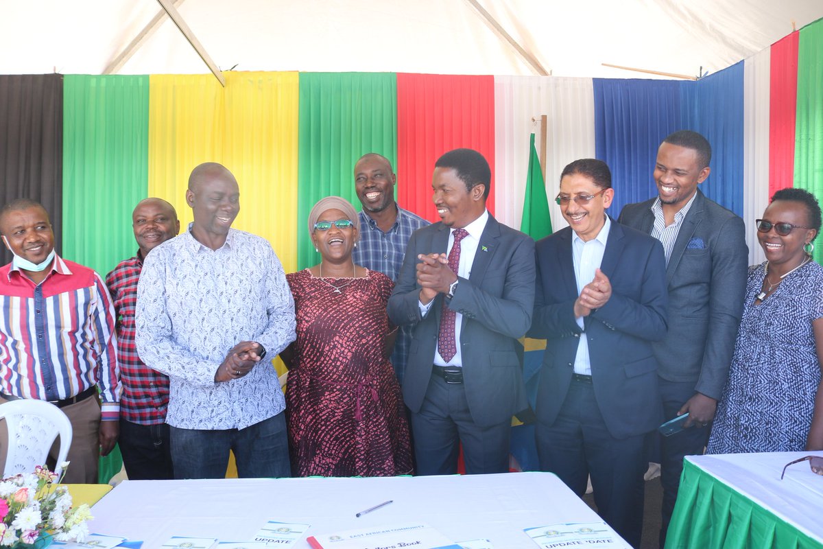 jumuiya's tweet photo. #EACEWeek The Tanzania Minister of State @selemani_jafo commended the EAC Secretariat for making sure that environmental issues are  factored in regional development especially ➡️ transboundary ecosystems.#WorldEnvironmentDay @foreigntanzania https://t.co/D9ROqdBESQ