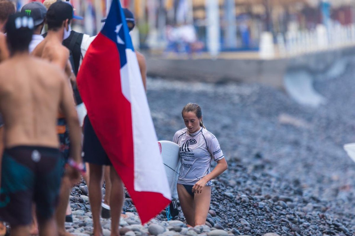 Gobierno_SV's tweet photo. La ronda femenina ha terminado, dejando fuera de la competencia las representantes de Chile 🇨🇱, Nicaragua 🇳🇮, Alemania 🇩🇪, Perú 🇵🇪, Indonesia 🇮🇩 y Portugal 🇵🇹.

#SurfCity #ISAWorlds inició con más de 250 atletas y ahora están menos de 30 compitiendo por ser campeón mundial. https://t.co/o8MKx5ecJs