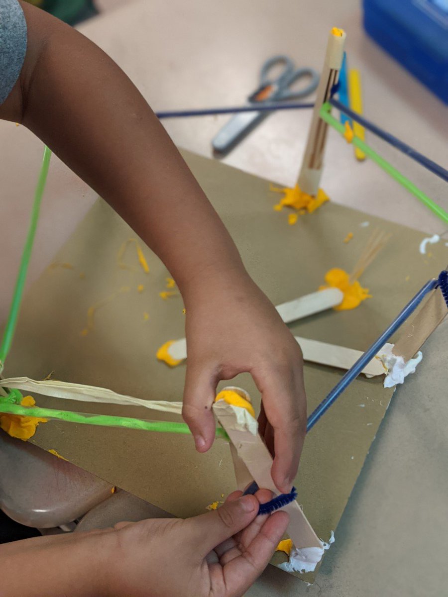 LisaSnider84's tweet photo. Our Kindergarteners were building farms. So cool! #stesummerrocks @AnnHaley_RCS @STE_Stallions https://t.co/VPX3G80G2V