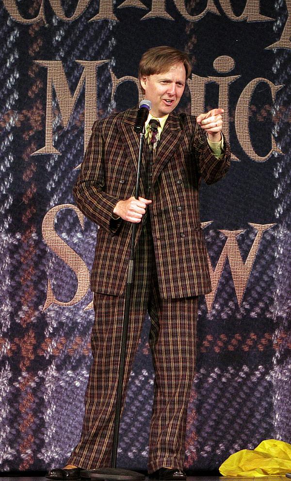 VegasPublicity_'s tweet image. Mac King Brings His Signature Comedy Magic to Excalibur Hotel &amp;amp; Casino Beginning Tuesday, June 22 bit.ly/2S8Lif6 by @Vegaspublicity_ @MacKingShow #MacKing #magic #comedy #magician #show #entertainment #Excalibur #hotel #gaming #dining #humor #tricks @ExcaliburVegas