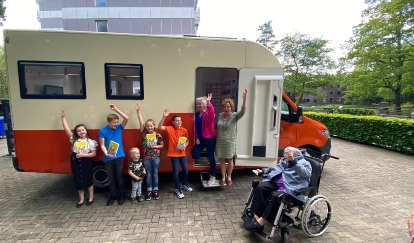‘Luchtbuks Ria’ van Dijk speelt hoofdrol in nieuw kinderboek dlvr.it/S150SW