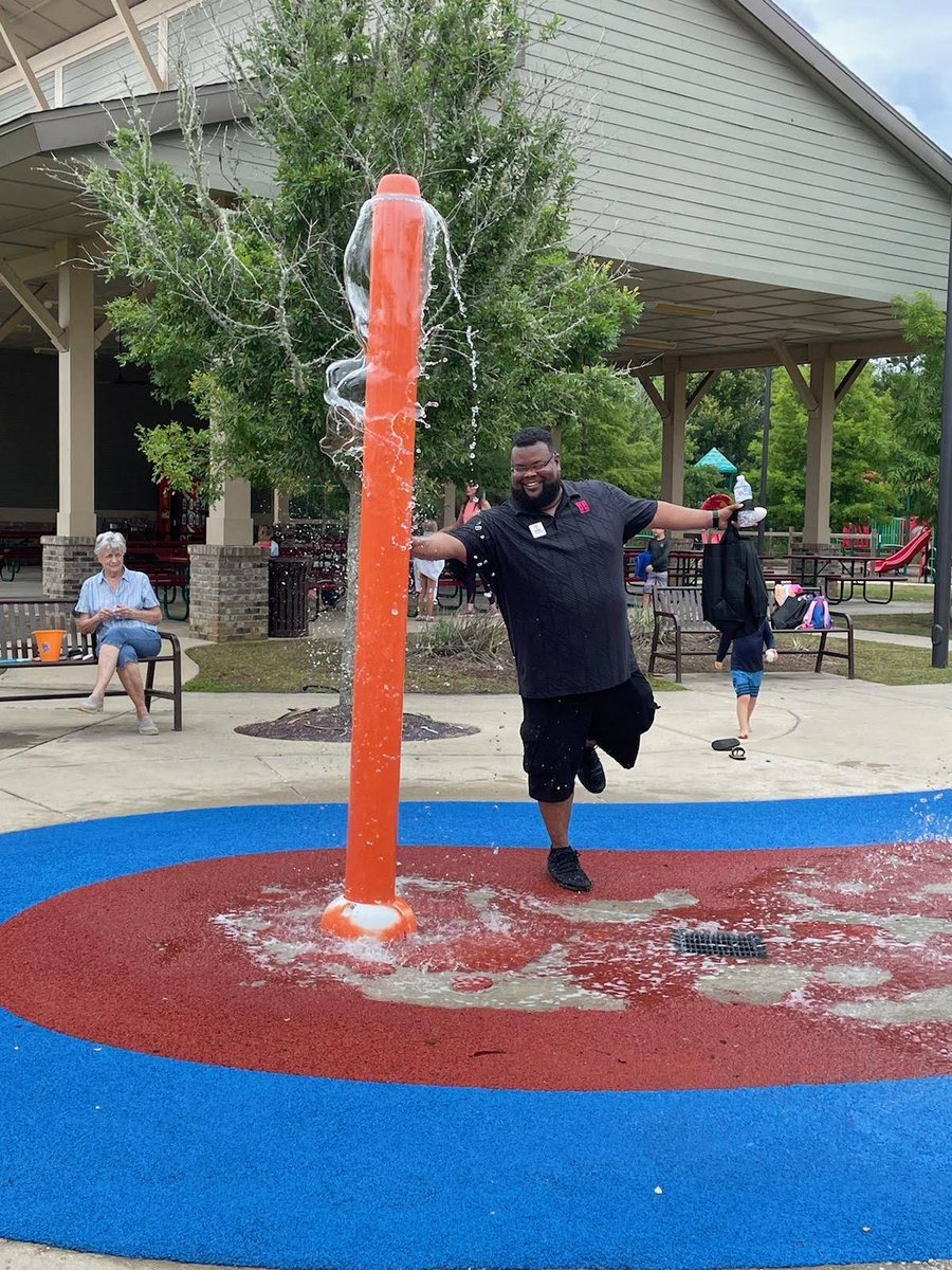 Hot weather and hot T-mobile deals at The Fort in Spanish Fort, AL. Keeping cool in a Uncarrier way on the Mobile AL Truck.