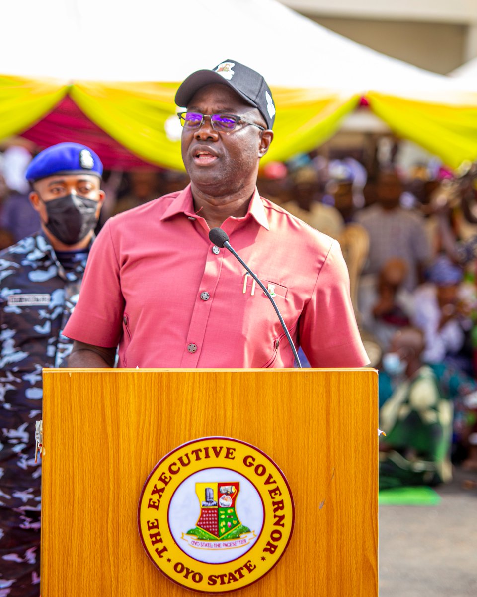 seyimakinde's tweet photo. I was very pleased to commission the Akesan Market this afternoon. Last year January when this market was razed down was a sad day for us in Oyo State, especially for the traders who lost properties in the fire. But we promised to rebuild it &amp; today, we delivered on that promise. https://t.co/SkUpVC4LkA