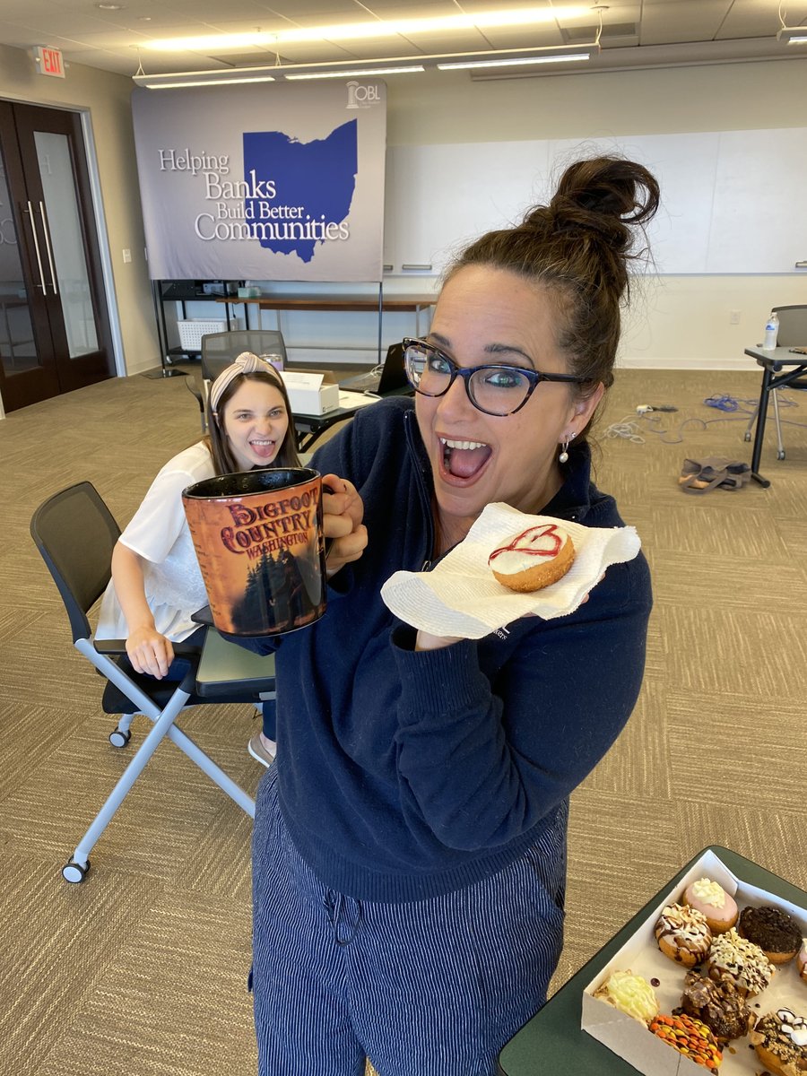 ohiobankers's tweet photo. Wrapped up a successful Next Gen Conference with donuts for #nationaldonutday! Whatโs your favorite donut?? Check out some of OBLโs reactions! #OBL #OhioBankersLeague #NextGenConference #BuildingForTheFuture #BankingCanBeFun https://t.co/EzFrelswuv