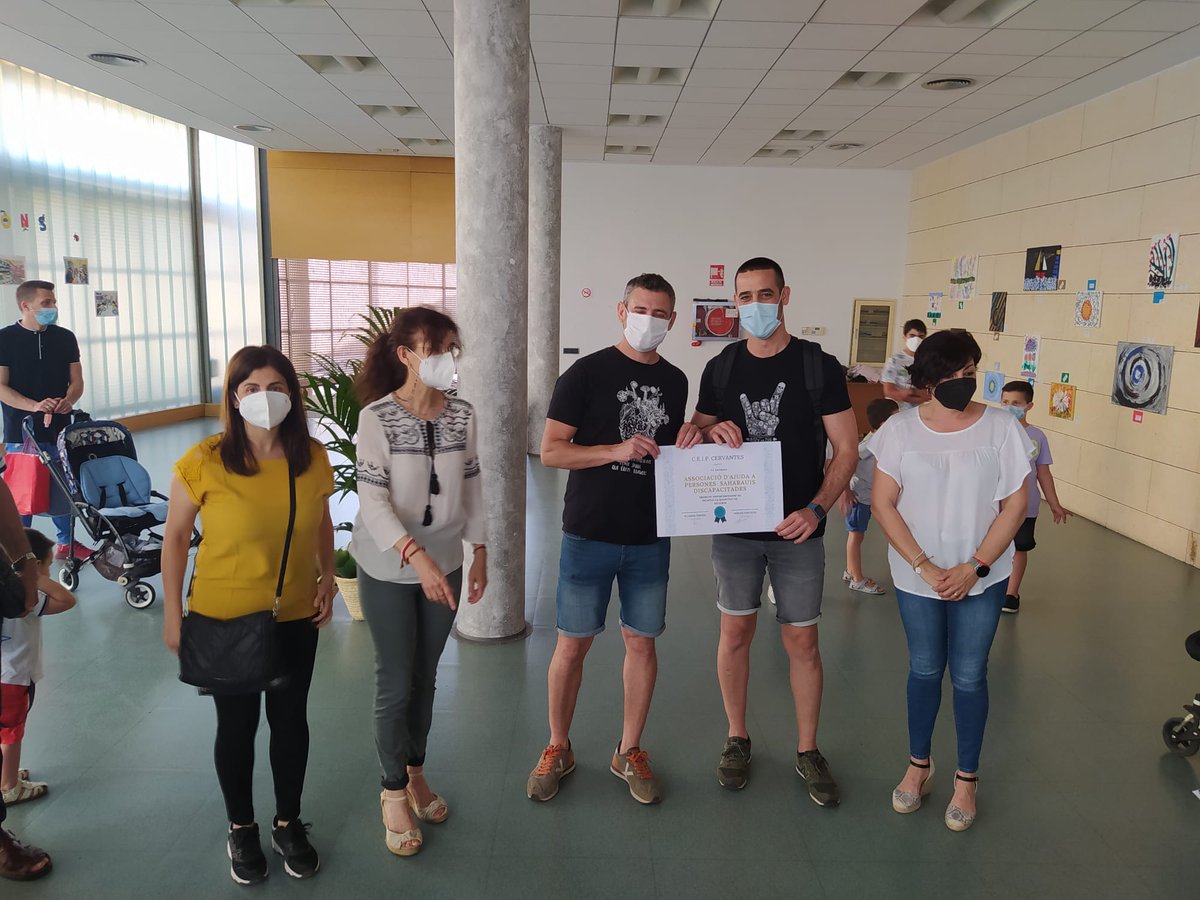 aapsd1's tweet image. Moltes gràcies al CEIP Cervantes d'@algemesi_net per la seua donació i, particularment, a Maria Carme Tormos per haver coordinat tot el projecte. Els nostres usuaris i usuàries dels campaments de refugiats del #sahara ho agrairan molt!