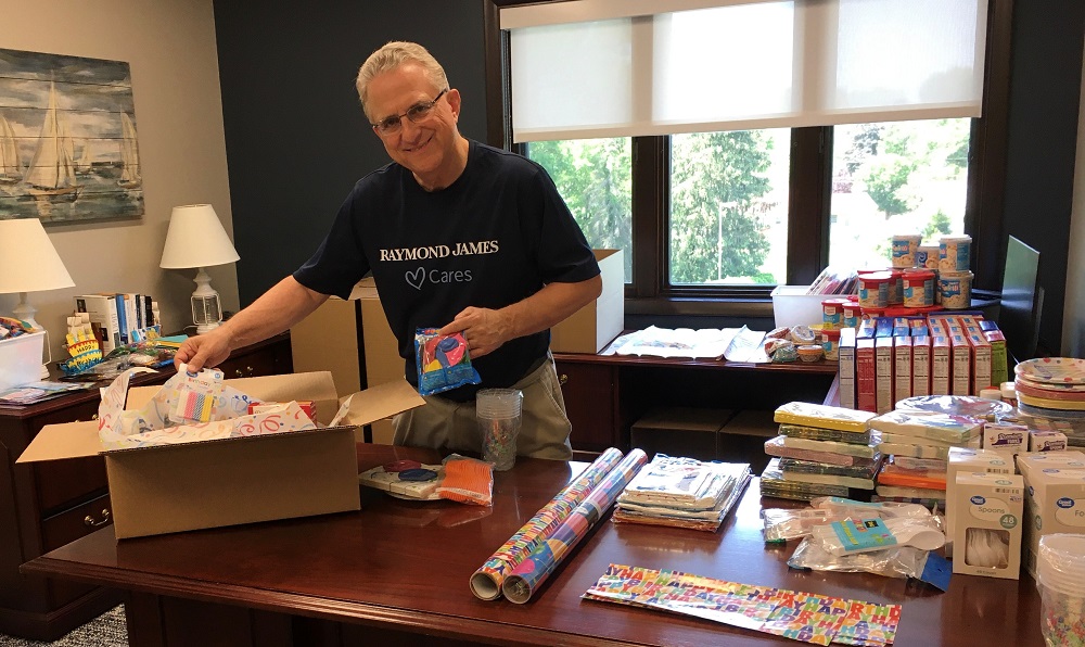 RJCareers's tweet photo. Our 10th annual Raymond James Cares Month has come to a close, and we want to thank our associates for leading some incredible community events this year. They cleaned up beaches, held donation drives and much more. You all made an impact in your communities – thank you. #RJCares https://t.co/zJYuBOlcvW
