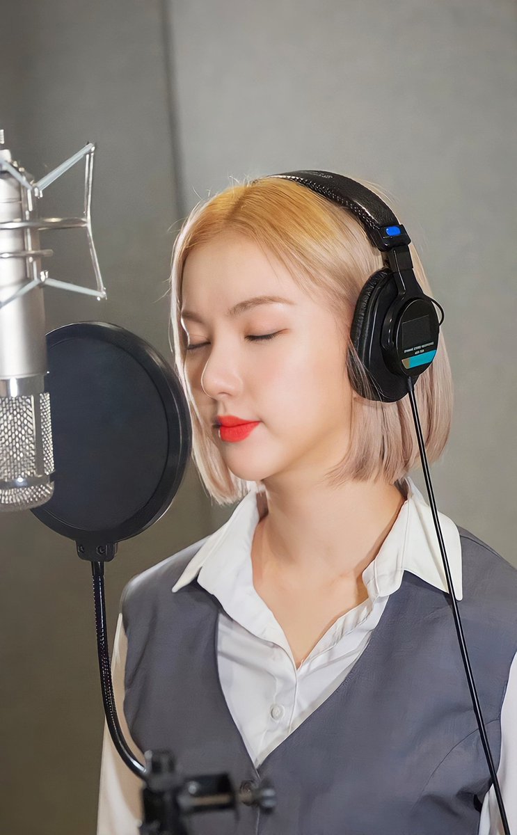 zerotokorea's tweet photo. #GFRIEND's #Eunha is being part of "The Starway of Time" OST singing "At the End of Time". This is the first release of one of GFriend member since the group left #SourceMusic ✨
📹: https://t.co/kLmH5INs7N
#02Knews #TheStarwayOfTime #AtTheEndOfTime #KPOP #idol @GFRDofficial https://t.co/uLcp4hbXky
