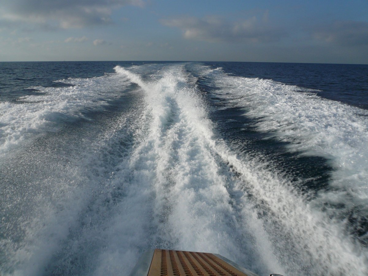 YACHTING FESTIVAL CANNES - RUNNING SHOT BOAT ON WATER