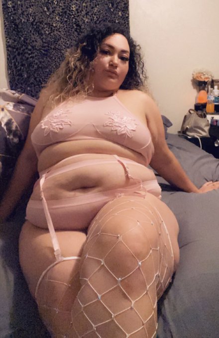 I need someone thats gonna worship every last curve on this big, beautiful body of mine 🥰😌👑 #bbw #bbwlove<a href="/tag/linkinbio"class="tags"><span>#linkinbio</span></a><a href="/tag/wet"class="tags"><span>#wet</span></a><a href="/tag/bbw"class="tags"><span>#bbw</span></a><a href="/tag/horny"class="tags"><span>#horny</span></a><a href="/tag/slut"class="tags"><span>#slut</span></a><a href="/tag/feederism"class="tags"><span>#feederism</span></a><a href="/tag/bbwcurves"class="tags"><span>#bbwcurves</span></a>