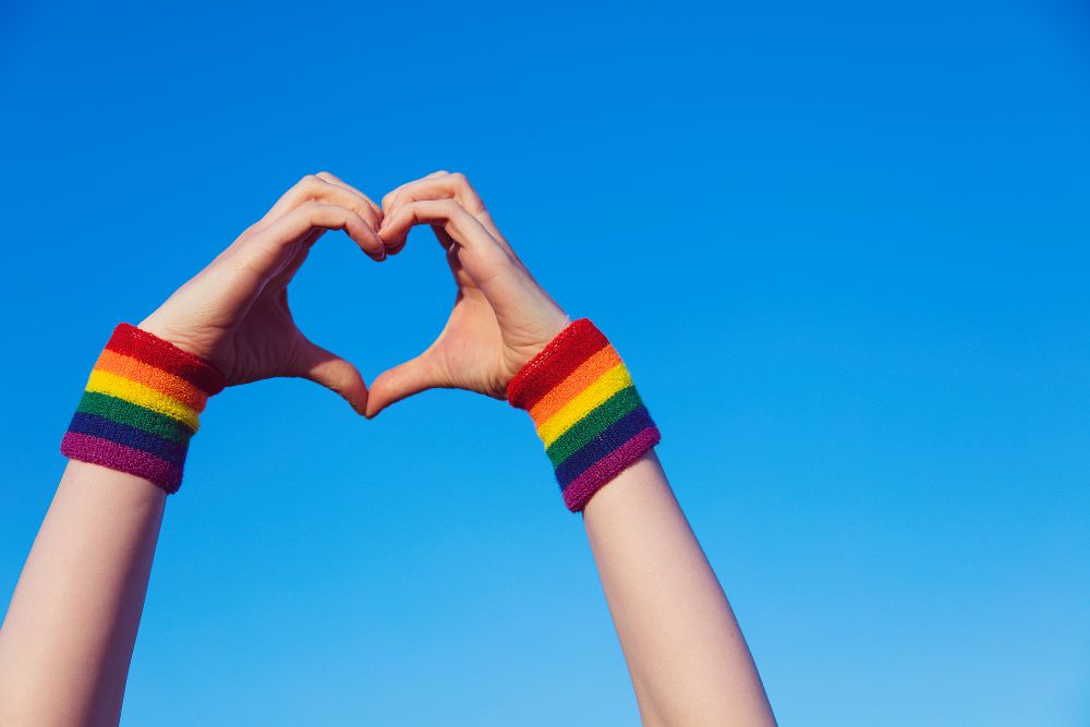TeachPrimary's tweet photo. Why we celebrate School Diversity Week

@dennyheather explains how her school has embedded LGBTQI+ education into our curriculum to ensure children know that it’s OK to be whoever you want to be...

Read all about it here: https://t.co/XOg3DVFyvF https://t.co/IGRlkRuNCI