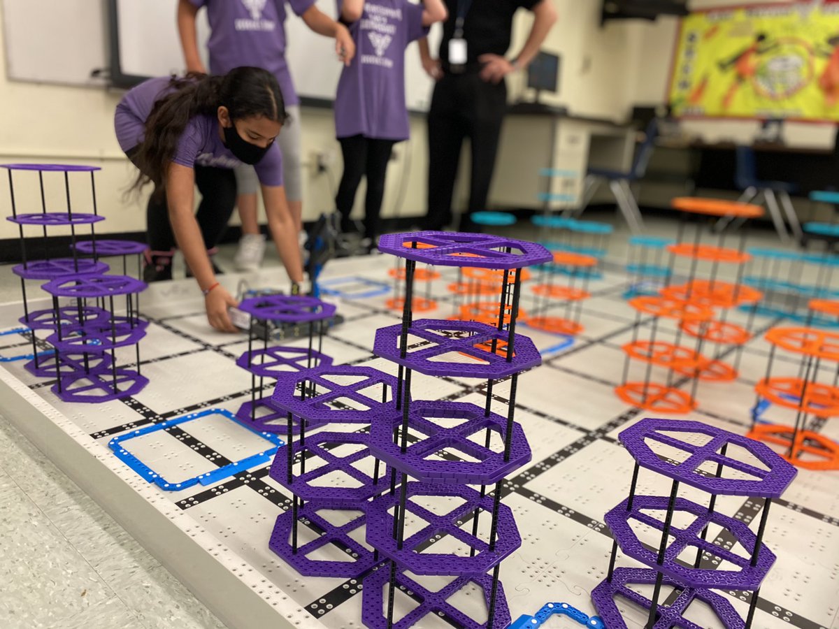 MDCPSRobotics's tweet photo. Join us in as we celebrate @lsethunderbirds. They represented our district in this yearβs prestigious @VEXRobotics World Championships! π #RoboticsIsTheLanguageOfSTEAMInMDCPS #ItTakesSTEAM #MDCPSDigitalNatives https://t.co/EnoLff8zus