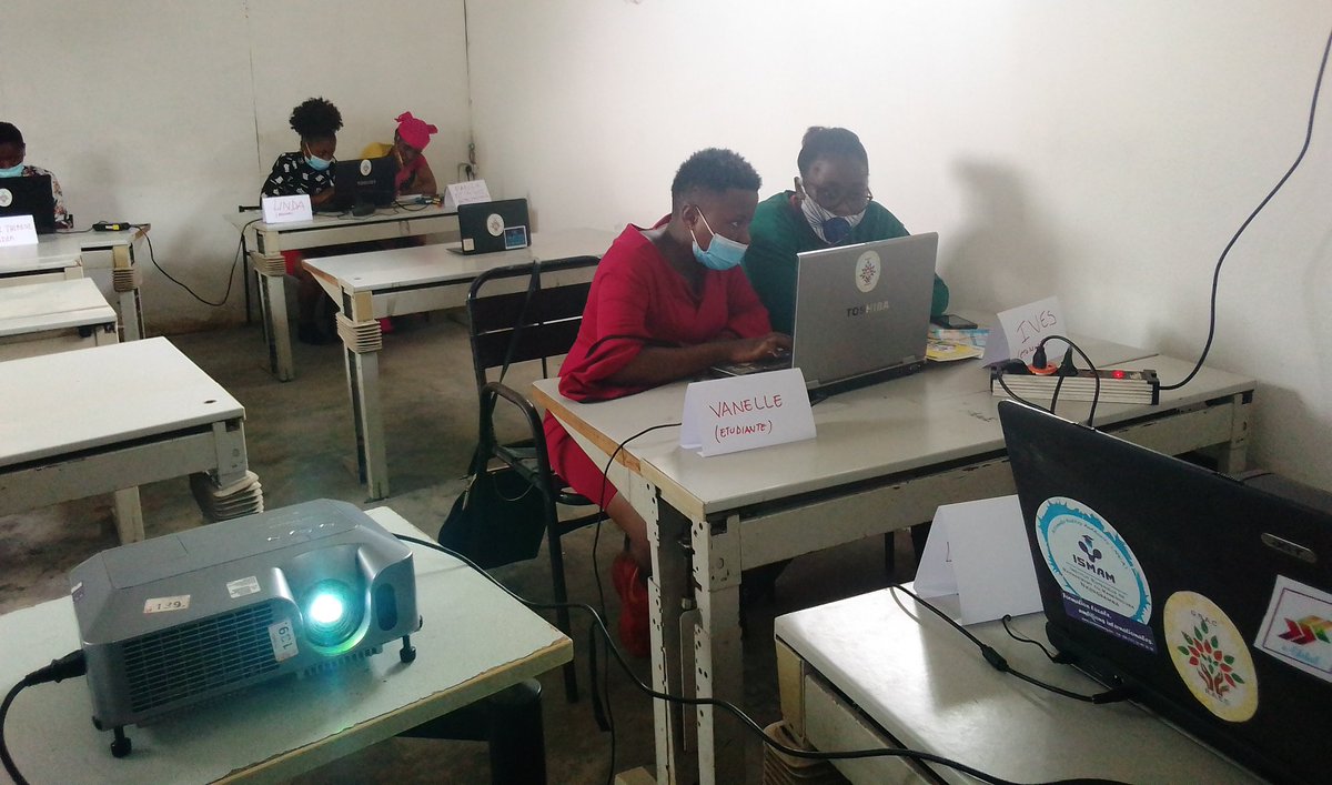CompagnyE's tweet photo. 📌 ÉDUCATION
     
Nous accompagnons nos partenaires opérationnels dans le cadre de la mise en œuvre de leur projet lié exclusivement au numérique.

@AlliantF 
@minfopra_gov 
@minpostel2035 
@minpmeesa 
@minjec https://t.co/p8ohBI9F8G