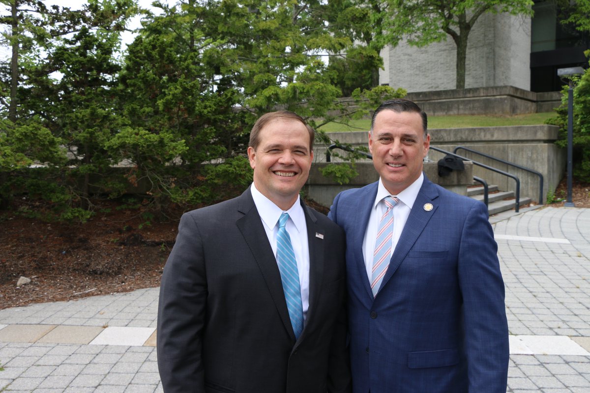 RayTierneyForDA's tweet photo. @RayTierneyForDA attended a press conference with Suffolk GOP @nysenate members @PhilBoyleNY, @NYSenPalumbo, Alexis Weik and Mario Mattera, who spoke out against the NY liberal Democrats’ bail & parole reform measures. #longislandrepublicans #suffolkcountyda #vote #RayforDA https://t.co/ZNwv1uXwK3