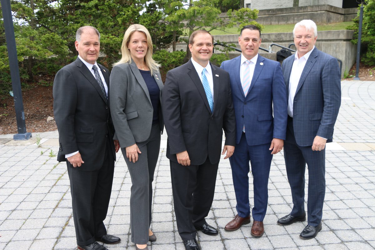 RayTierneyForDA's tweet photo. @RayTierneyForDA attended a press conference with Suffolk GOP @nysenate members @PhilBoyleNY, @NYSenPalumbo, Alexis Weik and Mario Mattera, who spoke out against the NY liberal Democrats’ bail & parole reform measures. #longislandrepublicans #suffolkcountyda #vote #RayforDA https://t.co/ZNwv1uXwK3