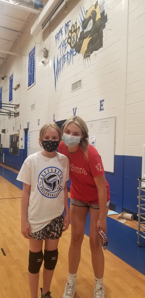 JJHHoops's tweet photo. Ohhh Heyyy Kailey!!! 💙🖤

Former JJH standout Volleyball/Softball star @kailey_terhaar dropped off her sister at camp and then we went down Memory Lane of a lot of victories &amp; a lot of fun times while she was here! https://t.co/6Cn5URMASQ