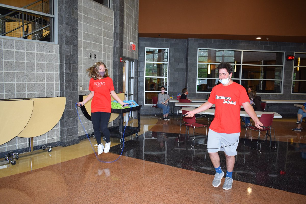 LEstradaa24's tweet photo. Spirit day 2021! 🤎🤍 #gdtbarr 

Thank you for the action shots Amanda Hunsberger, Delaney Troxell &amp; Jesenia Acevedo https://t.co/KjQbTokkws