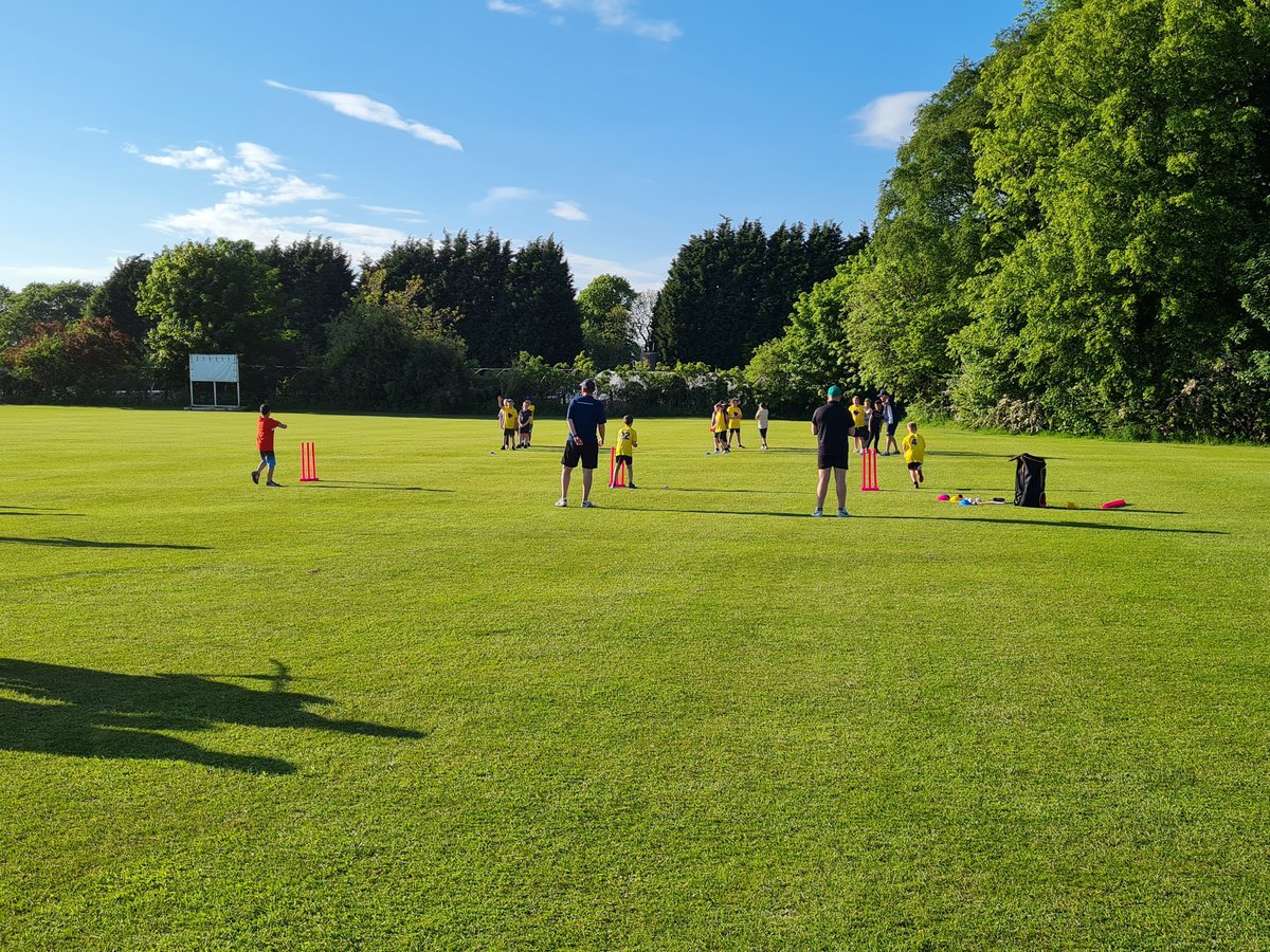 glapwell_ccc's tweet photo. We also had our first @DynamosCricket session tonight! Lots of excitement and some fantastic shots were played! We think some of the catches would teach our first team a thing or too π @CricketDerbys #dynamocricket https://t.co/cOTykYCpmU
