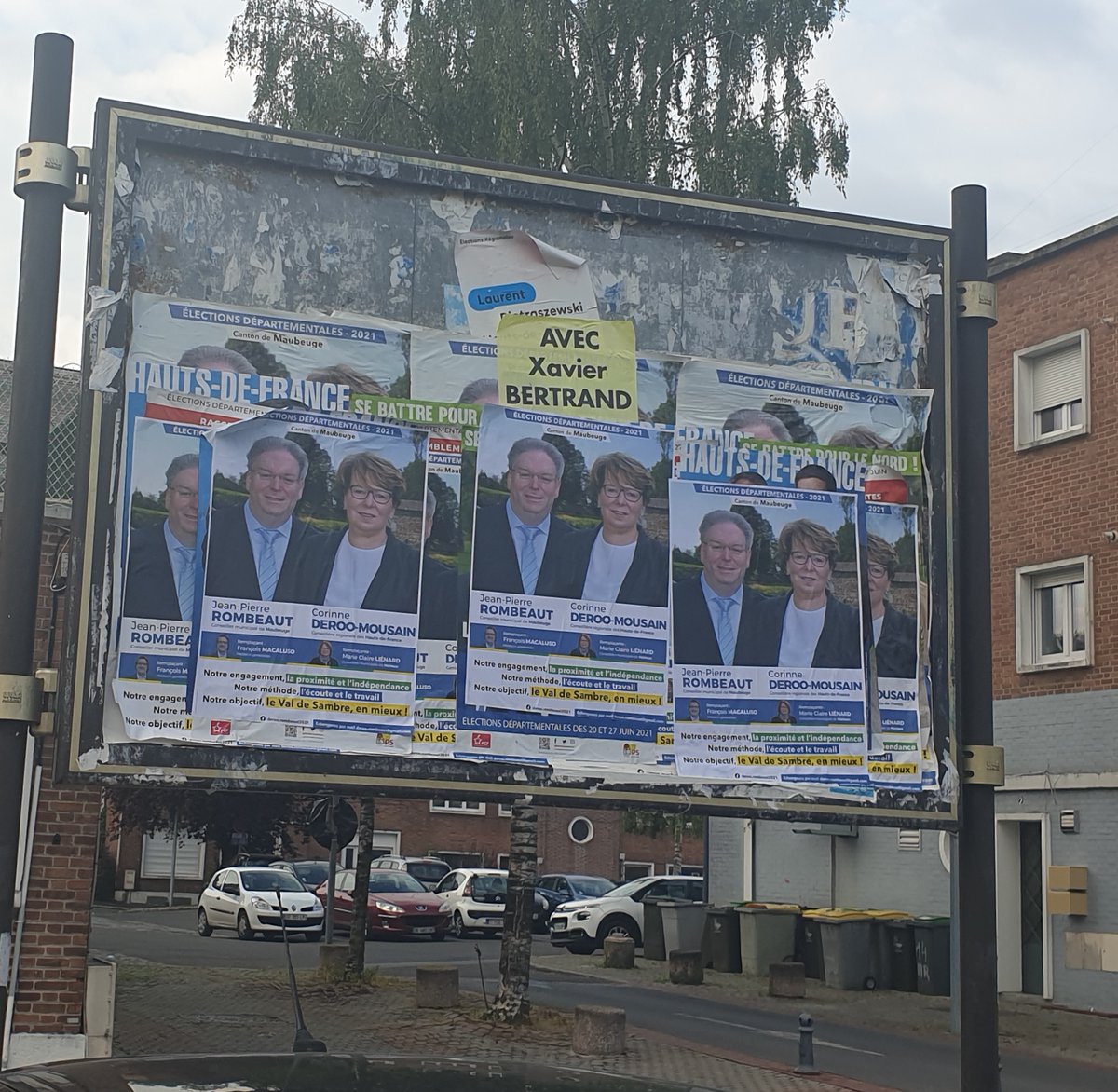 Elections départementales : J-16.
➡️ opérations collages, tractages, échanges avec les habitants et les élus.
✅ Le 20 juin, faîtes le bon choix. 
➡️ VOTEZ POUR UNE EQUIPE QUI veut le 𝗠𝗜𝗘𝗨𝗫 𝗣𝗢𝗨𝗥 𝗟𝗘 𝗩𝗔𝗟 𝗗𝗘 𝗦𝗔𝗠𝗕𝗥𝗘