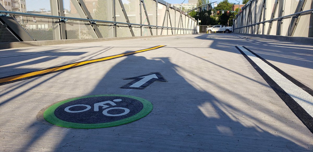 KGWphotog's tweet photo. Previewing the all-new Flanders  Crossing in NW Portland. Bring your shoes or your bike, the only ways you can use the new bridge connecting Slabtown and the Pearl District. Opens at 11am. @KGWNews #FlandersCrossing @PBOTinfo #PeddlePower #BridgeCity @BikePortland https://t.co/AoHnMKxNhQ