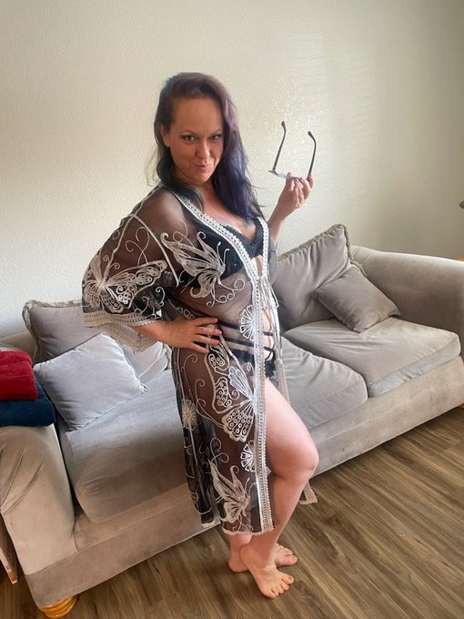 New blog post up "Squirting Enthusiast Drinking My Cum" https://t.co/FEClWS48oG https://t.co/xuNpEuM