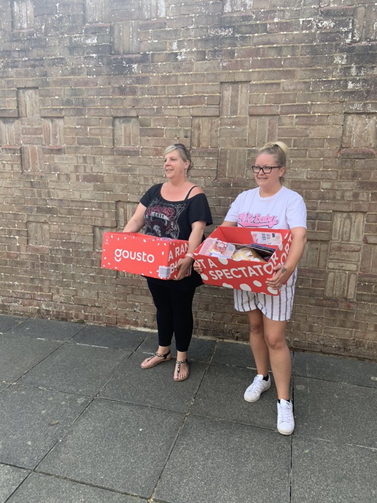 Overwhelming being able to volunteer, Giving something back and being able to help others. #goodgrubclub#fightingholidayhunger#helpingfamilies#supportingcommunities