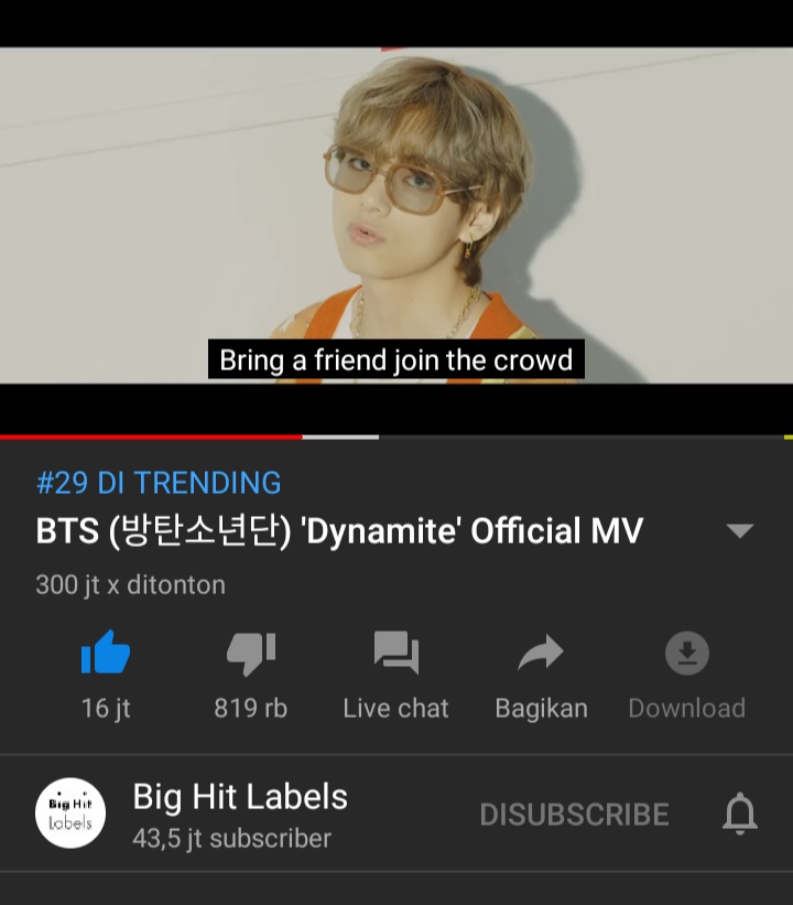 Thery1309's tweet photo. Congrats🥳 untuk Butter dan juga thank you untuk 7 pangeran yg sudah bekerja keras untuk menghasilkan karya, yang begitu bagus dan indah saat terdengar di telinga, lalu kepala pun ikut bergoyang 🤭😂
#Butter300M #BTSButterTo300M @BTS_twt https://t.co/44zaVGeERi