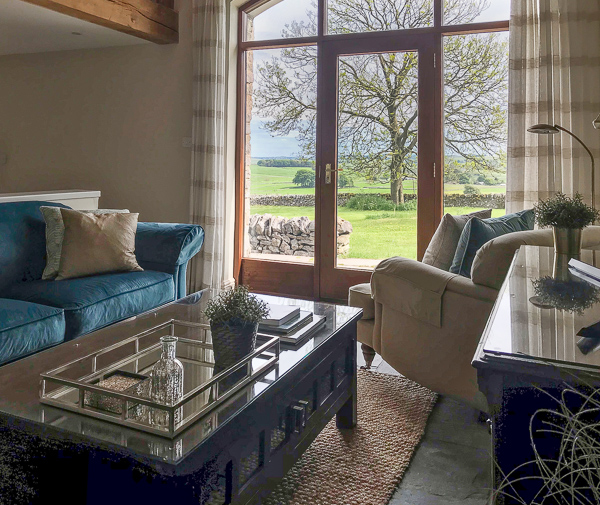 Peak District Holiday Cottage tweet media