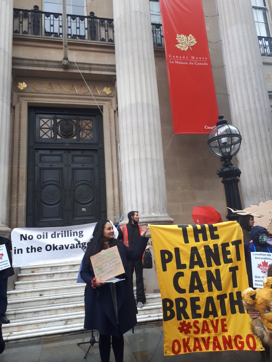 FrackOffLondon's tweet image. Outside @CanadianUK in London.  Canada is not only failing to fight climate change @ home, but has allowed new oil comp to drill in one of the most affected parts of the world by the climate crisis. @JustinTrudeau @JonathanWNV @MarcGarneau #StopReconAfrica
#SaveOkavangoDelta