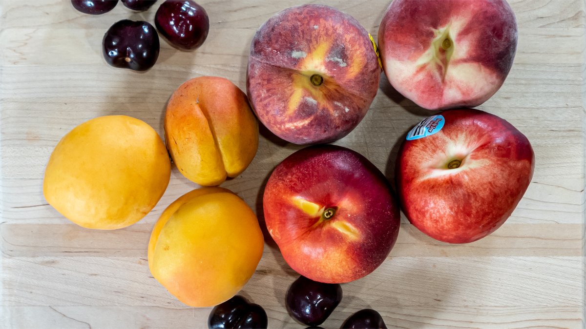 TheProduceGeek's tweet photo. NEW VIDEO - Tips for Enjoying June Peaches, Nectarines, Apricots, Cherries!

June kicks off the summer stone fruit season.  Jon shares selecting tips and how-to know when these fruits are ready to eat.

https://t.co/eXaZ3qH4ne https://t.co/850cl3Wzil