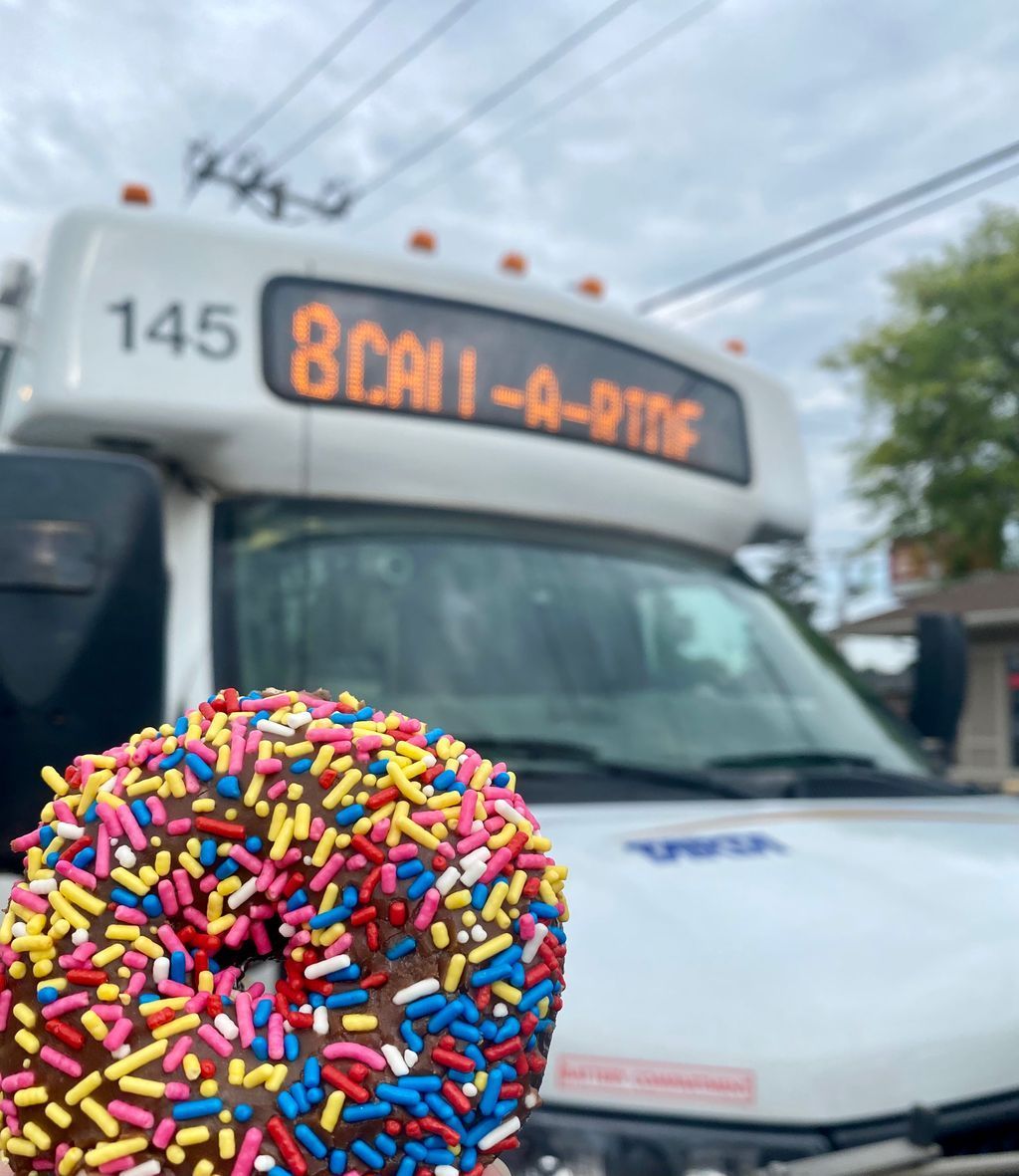 TARTA_Toledo's tweet photo. 🍩 by Mama C’s Donuts in @MaumeeOhio.
🚌 by TARTA’s #8 #CallARide service.
Need we say more? #NationalDoughnutDay #TakingYouPlaces #LocalMatters https://t.co/uOWRQxPHXd
