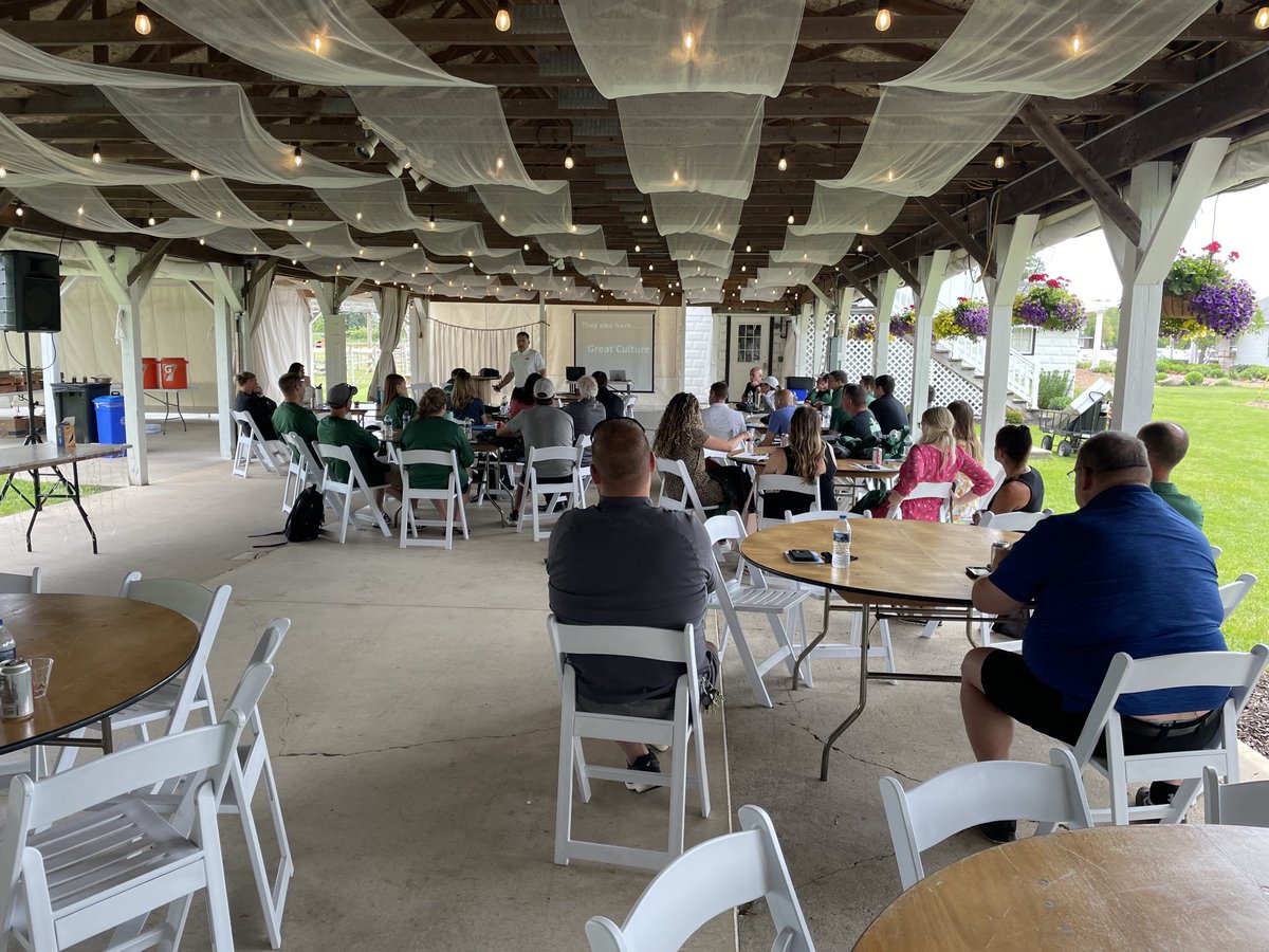tenbrinktweets's tweet photo. Tim Ritsema, JPS AD, demonstrating great leadership by bringing his coaching staff together to build the JPS athletic culture! Peter Stuursma, Hope College Head Football Coach, engaging our coaches in a motivational talk on “Culture Matters!”#JPSBERELENTLESS https://t.co/Bc1Gb3SzyY