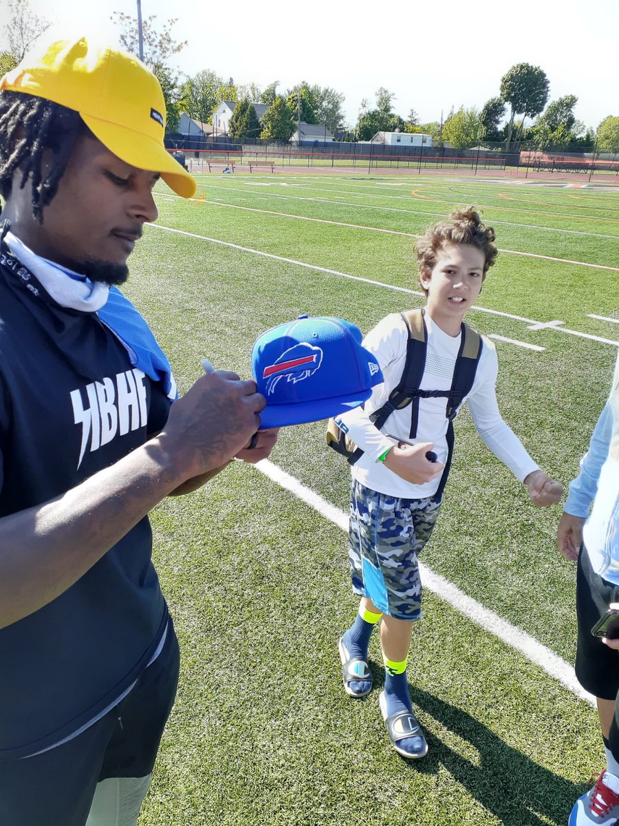 StevieJohnson13's tweet image. \/\/utup Nico Suave.⚡️

#BeAggressive #HandleBizHaveFun