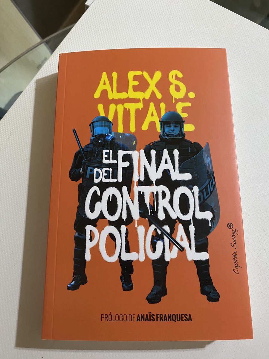 kamchatka_es's tweet photo. Sorteamos un ejemplar de uno de los grandes ensayos del año, editado por @Capitan_Swing. 'El final del control policial', sobre la función represora de la institución policial y sus orígenes corruptos. Para participar solo tenéis que hacer RT y seguirnos. Tenéis hasta el lunes. https://t.co/QoLhyOkCWR