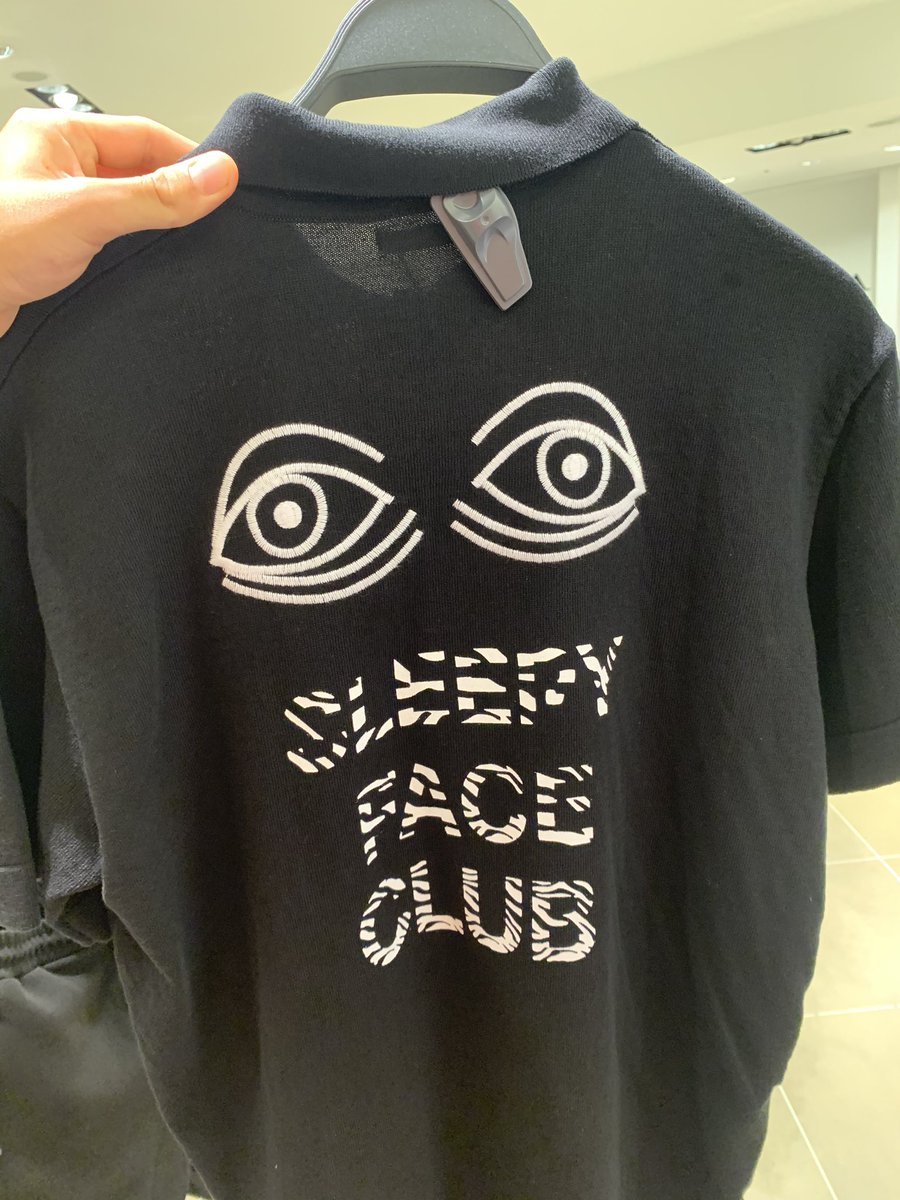 14Samclark's tweet photo. your version of my hoodie sucks @zara
i registered &amp; trademarked my company in 2017 :/ https://t.co/Rkio5T881w