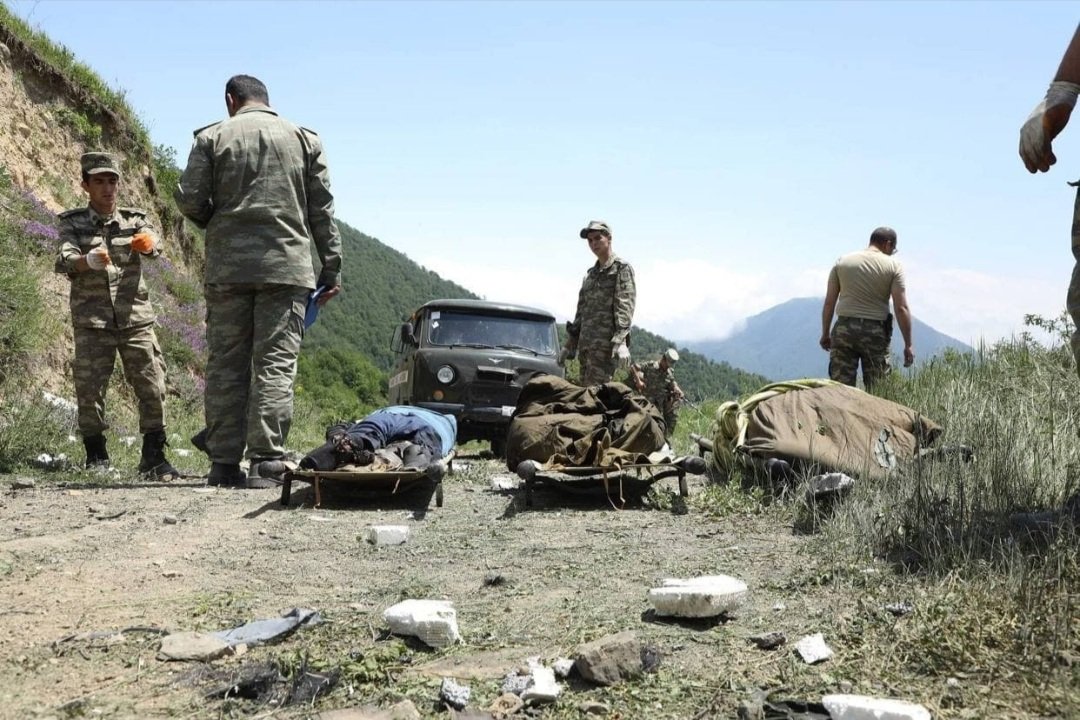 _qrbg's tweet photo. Today, the world media and international organizations were silent on the mine explosion that killed three people (2 journalists) as a result of Armenian vandalism in Azerbaijan, and some of them commented on the incident as an ordinary event. #FreeUsFromLandMines https://t.co/wWXFoxLAvz