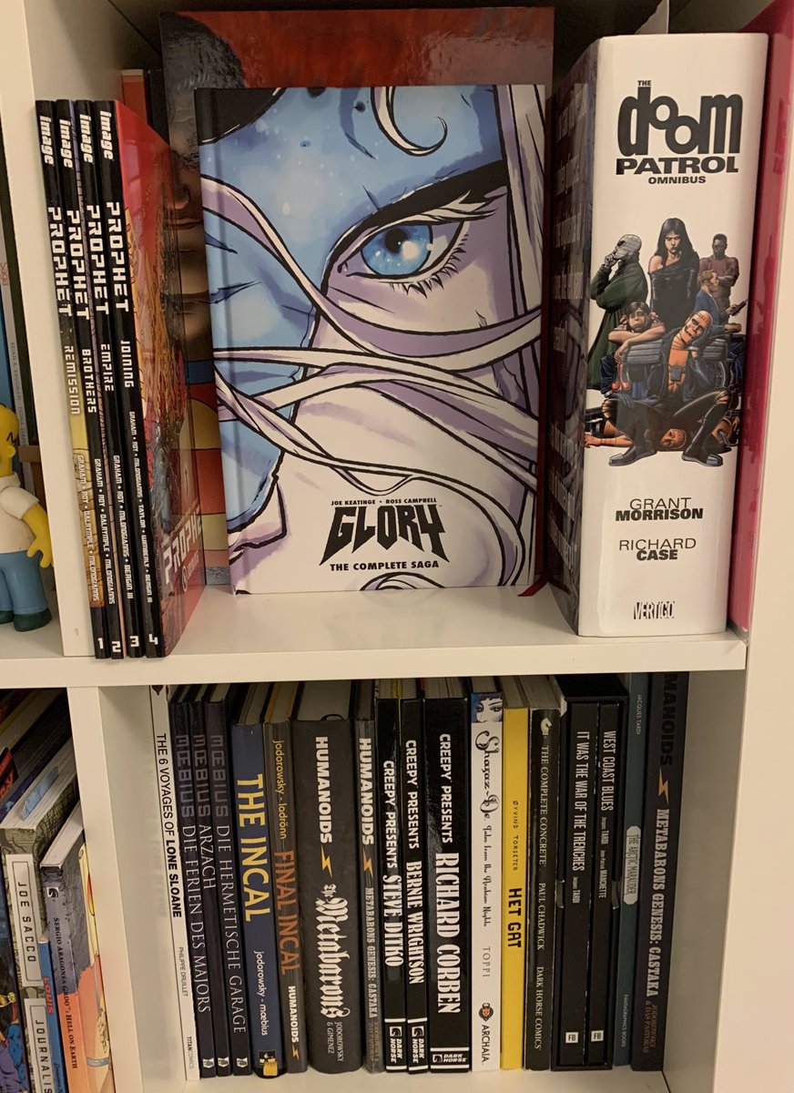 comickult's tweet photo. Weekend shelfie #ComicKult https://t.co/as0GeO9IfW