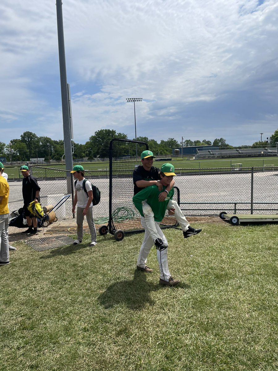 EastsideScores's tweet photo. Carrying our Seniors off the field
#baseballtradition https://t.co/H0QOMWRLLB