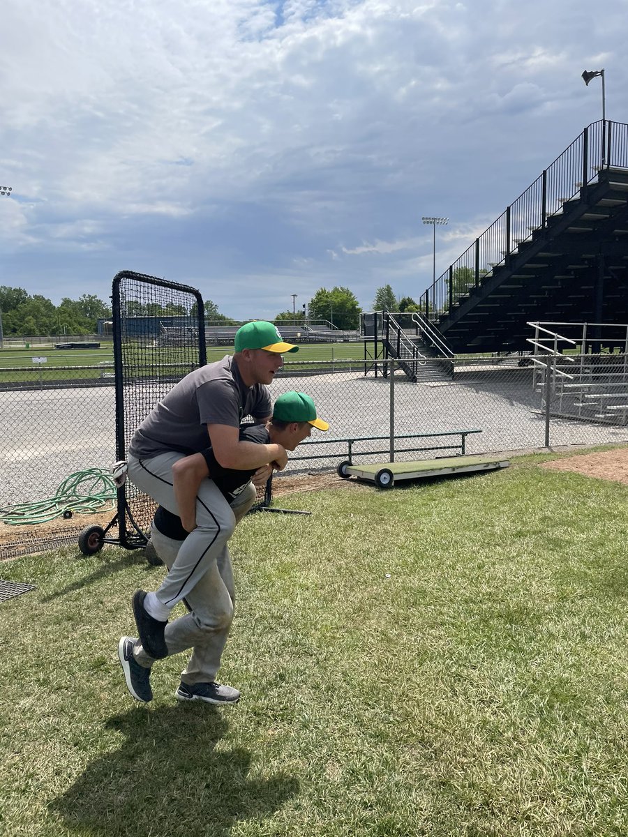 EastsideScores's tweet photo. Carrying our Seniors off the field
#baseballtradition https://t.co/H0QOMWRLLB