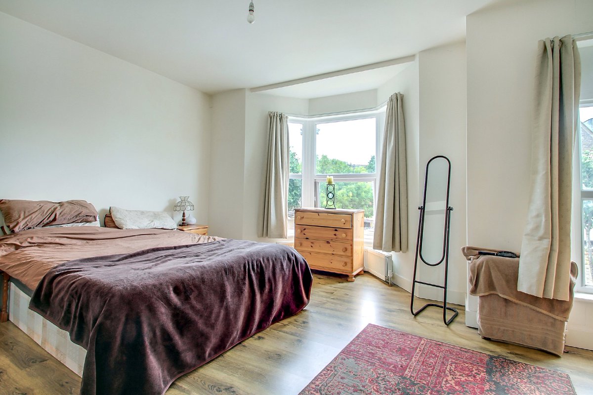 StoneHouseEstat's tweet photo. Hargrave Park, Archway, N19 
An AMAZING three LARGE bedroom split level VICTORIAN PERIOD conversion. £525pw #stonehouseestates #property #tufnellpark #onthemarket #archway #tolet https://t.co/BQBELtV2rs