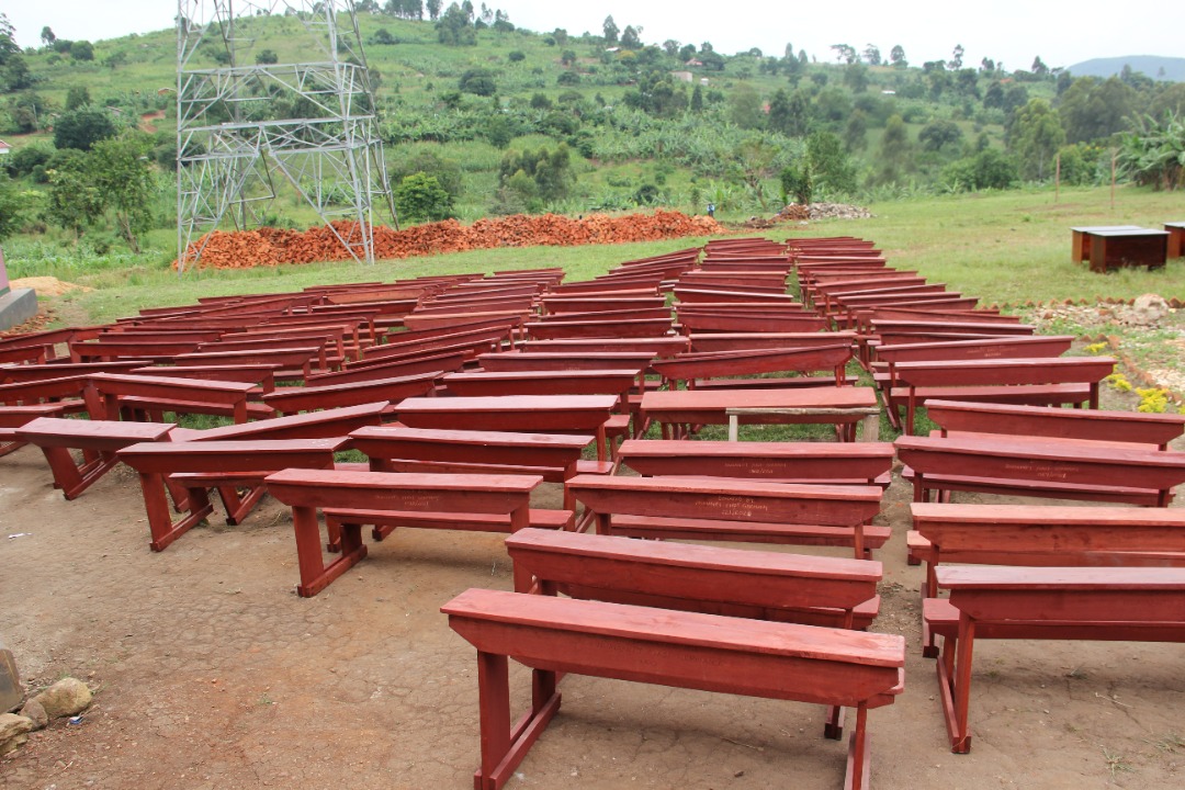 AhmadiyyaUg's tweet photo. @humanityfirstDE donation of priceless furniture to Masroor Academy, #Kabende, #Kabarole distric #Fortportal. May God bless all involved. @FortPortalCity1 @KabaroleDLG @RctKabarole @JanetMuseveni #Ahmadiyya @MuslimTvDe @pressahmadiyya  @KingOyoOfficial @toorokingdom @HFUSA https://t.co/7lAYmTQZj1