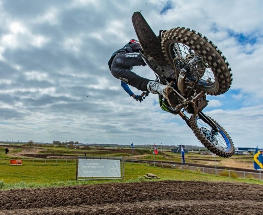 Goed nieuws, de eerste #knmvonkmx🇳🇱  zal op 20 juni worden verreden in Arnhem. 500cc-250cc-125cc en aanmelden kan vanaf nu! #KEMCOManagement #Motocross #Inschrijvingen #Wijhelpengraag #DaaromKEMCO