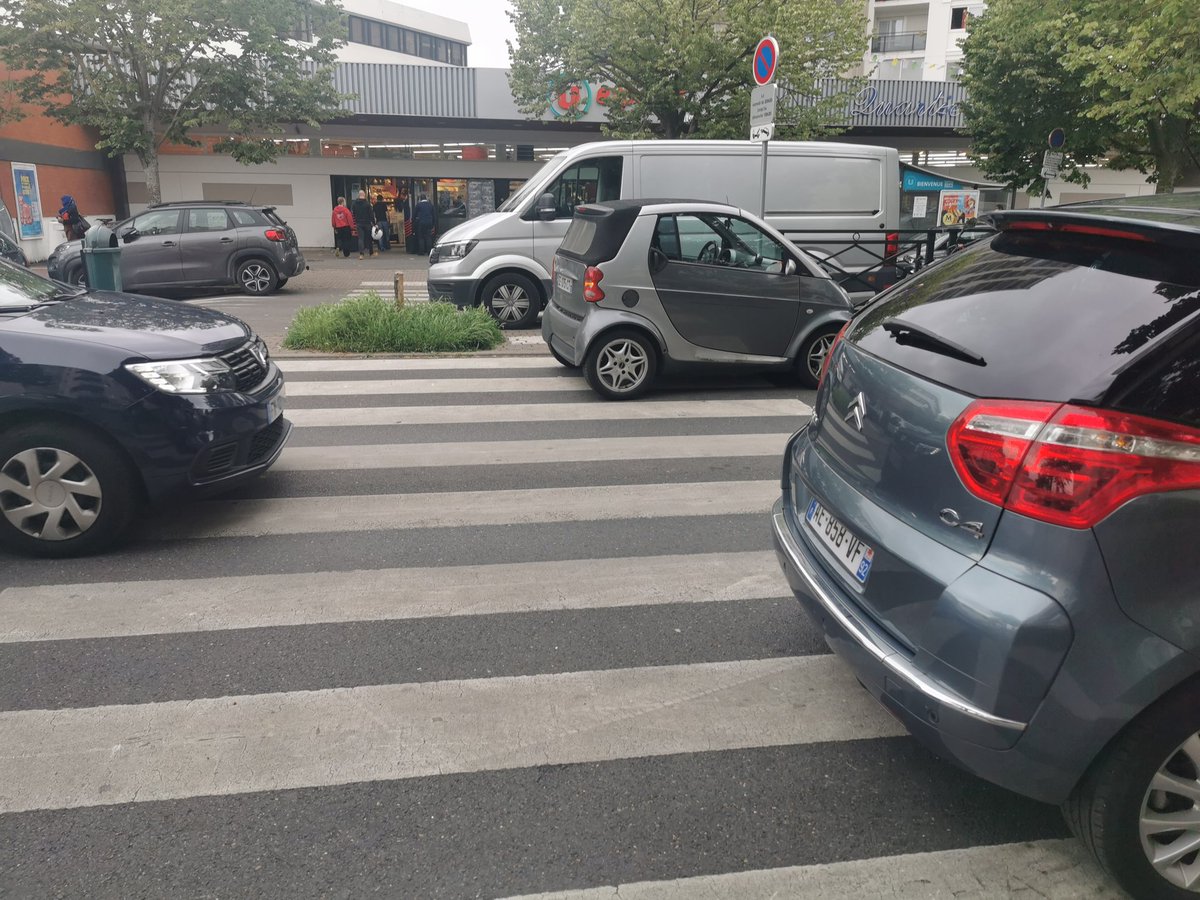 GCUMchatou's tweet photo. Quelques secondes plus tard.
Puisque les autres le font pourquoi pas moi?
#chatou #gcum https://t.co/e1LDvaHQB2