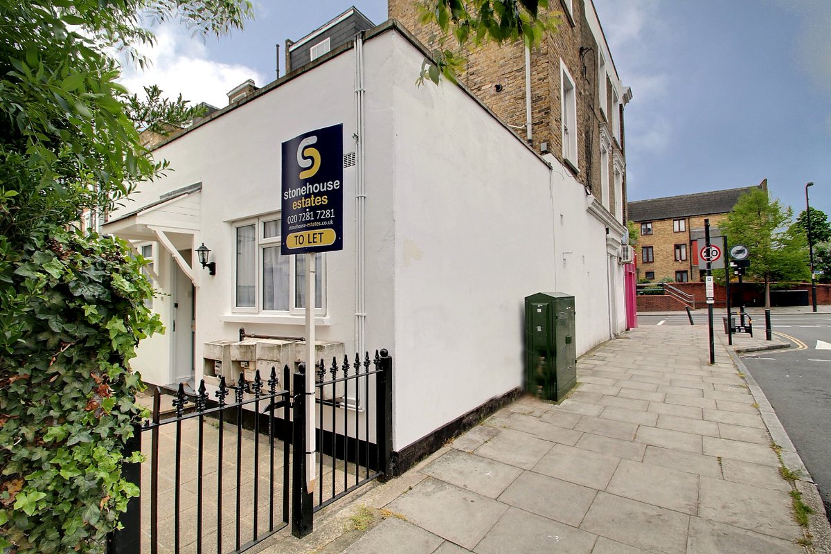 StoneHouseEstat's tweet photo. Junction Road, Archway, N19
This WONDERFULLY bright and well presented two-bedroom maisonette is located in a VICTORIAN PERIOD CONVERSION. SOLE AGENCY £346pw #stonehouseestates #property #tufnellpark https://t.co/ID3uZbj538