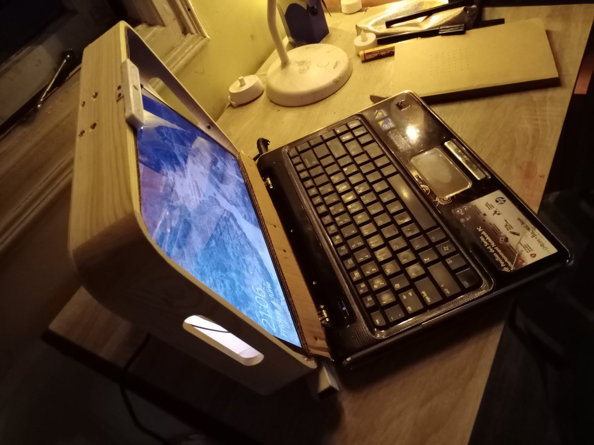 anupamvarghese's tweet photo. You add a wooden tray, some square rods, 3d printed camera cover and make a retro weird desktop out if it 😎
(With a cool back-light effect for free!)
#lockdownCreativity https://t.co/rYfr31PJQK