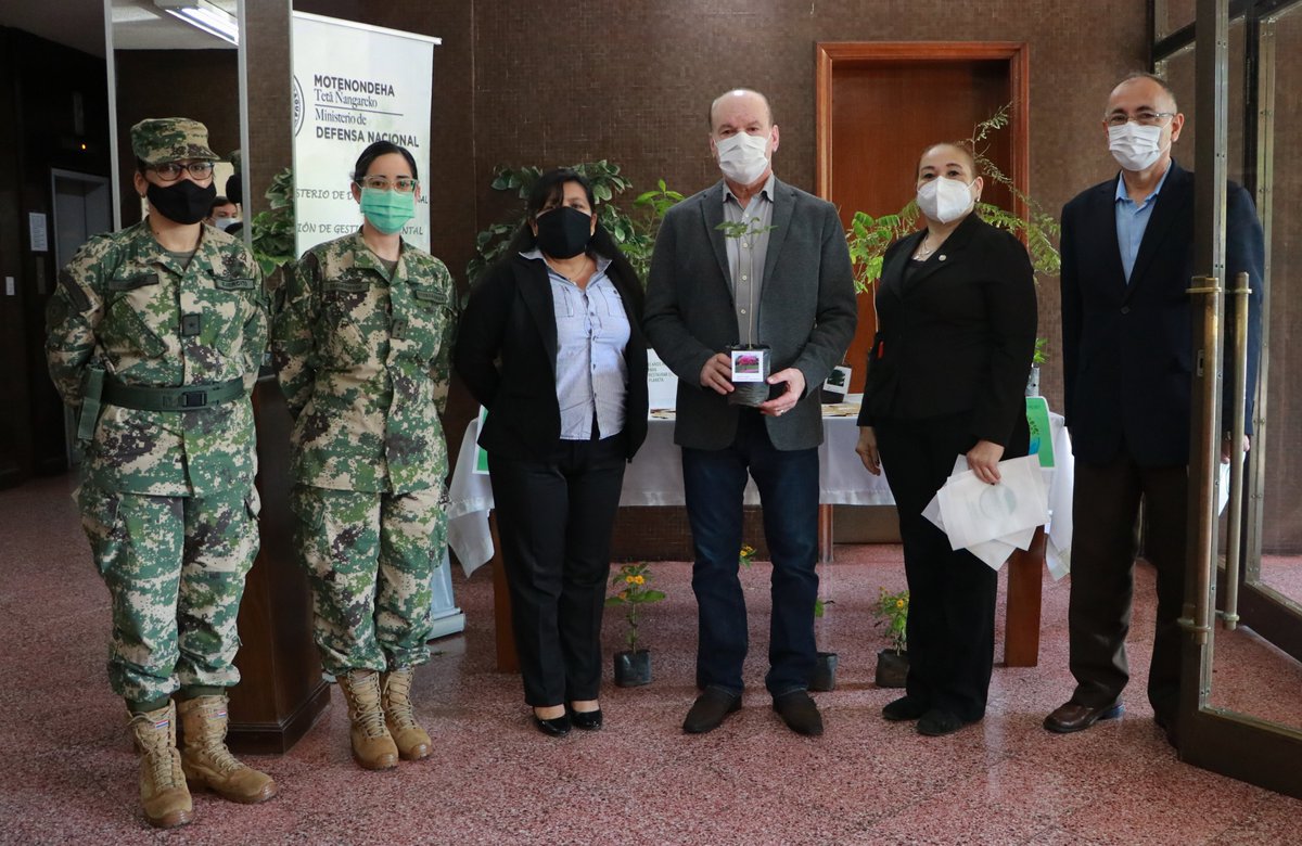 MDN_PY's tweet photo. En la sede del Ministerio de Defensa Nacional, tuvo lugar un acto simbólico por la conmemoración del “Día Mundial del Ambiente” organizado por la Dirección de Gestión Ambiental.

Más información en el siguiente link: https://t.co/kFmCWfrglP https://t.co/a6yIjNHKF6