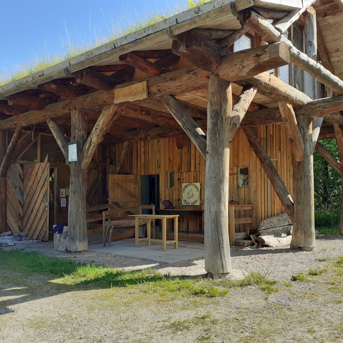 l_enable's tweet image. Glorious sunshine this morning for our visit to the Cromarty Firth Mens Shed. Fabulous place😊Thanks David for showing us around. #MiltonCommunityWoodlandsTrust #woodlandtrust #MiltonCommunityWoodland