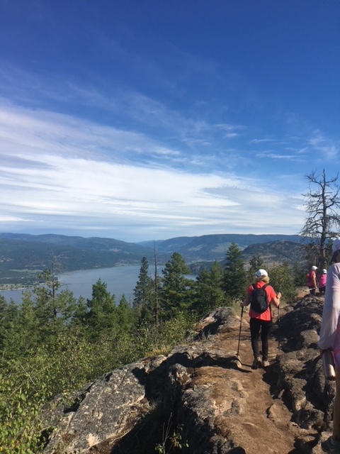 predatorridge's tweet photo. Some images from our Homeowner Group Hike this week! One thing we love about our Community is how quickly neighbours become family! ☀️
#PredatorRidge #GroupHike #okanaganhike https://t.co/uN74hntG1q